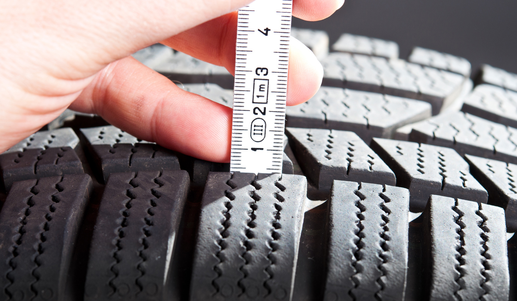 Эксперты ADAC о максимальной глубине протектора шин Эксперты ADAC о максимальной глубине протектора шин